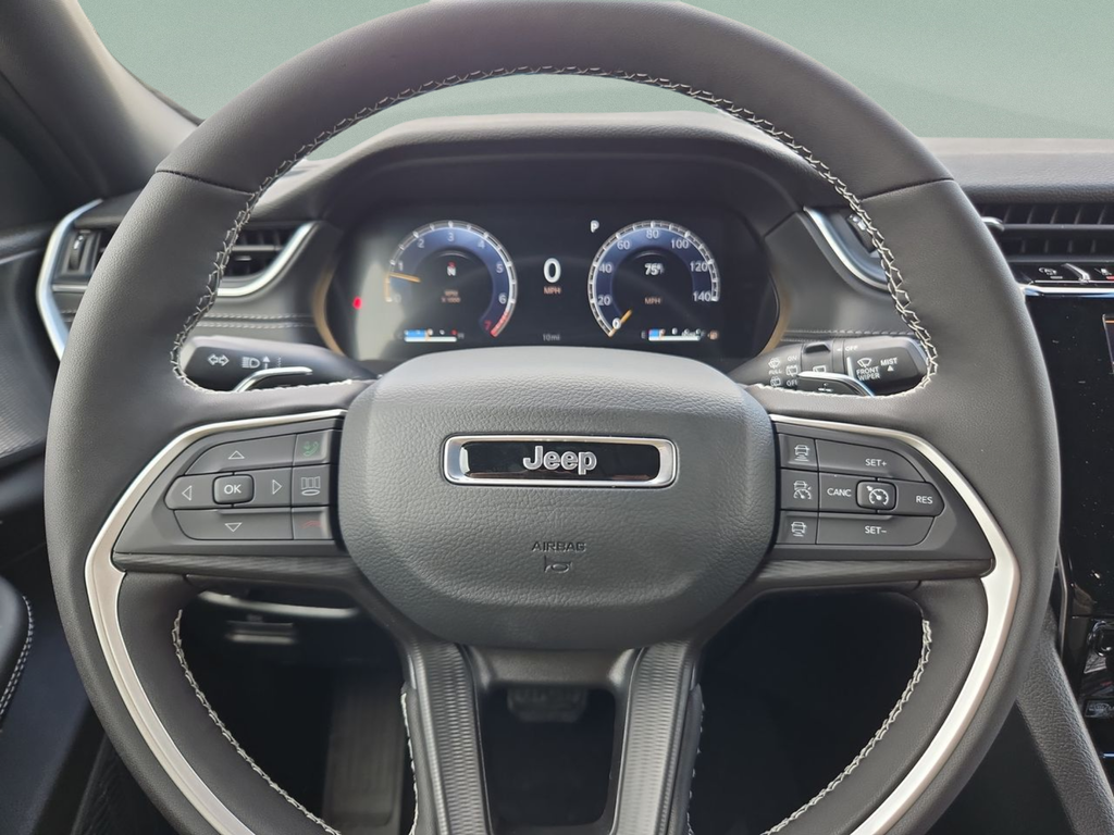 New 2025 Baltic Gray Metallic Clear-Coat Exterior Paint Jeep Altitude X image 28