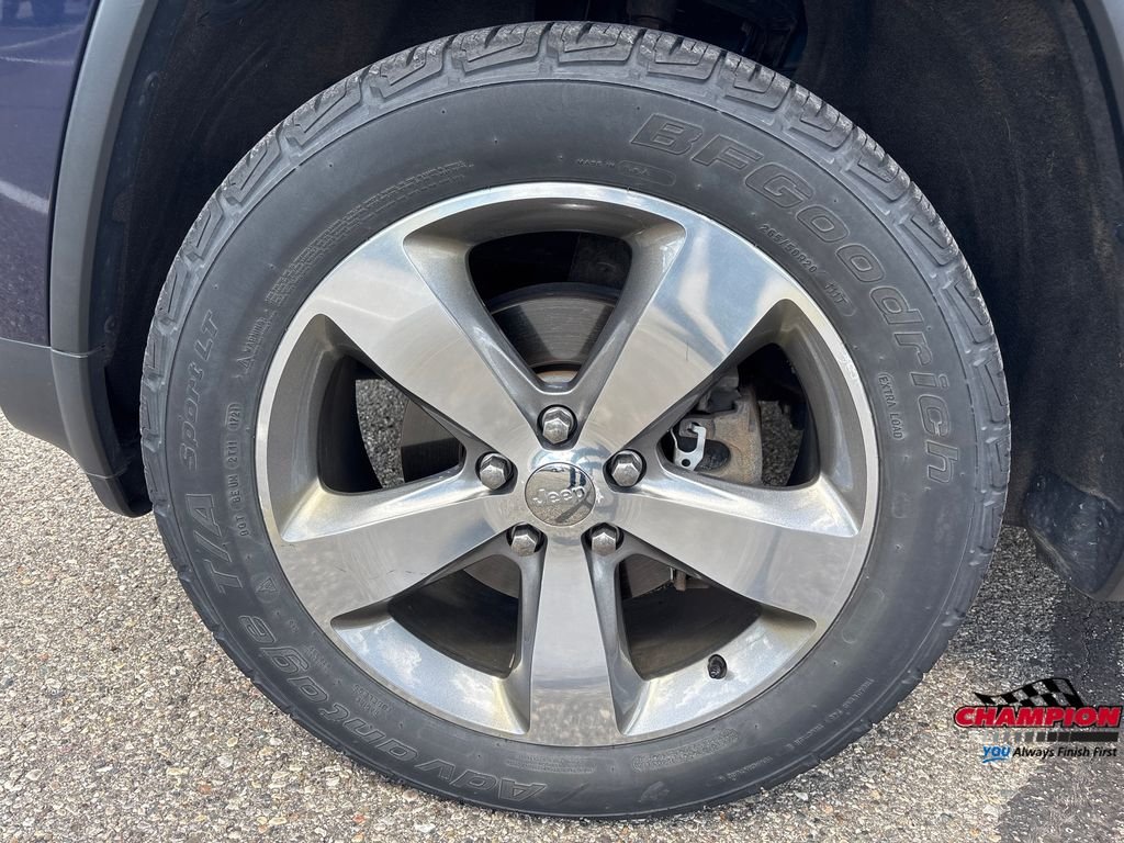 Used 2014 Blue Jeep Limited image 24