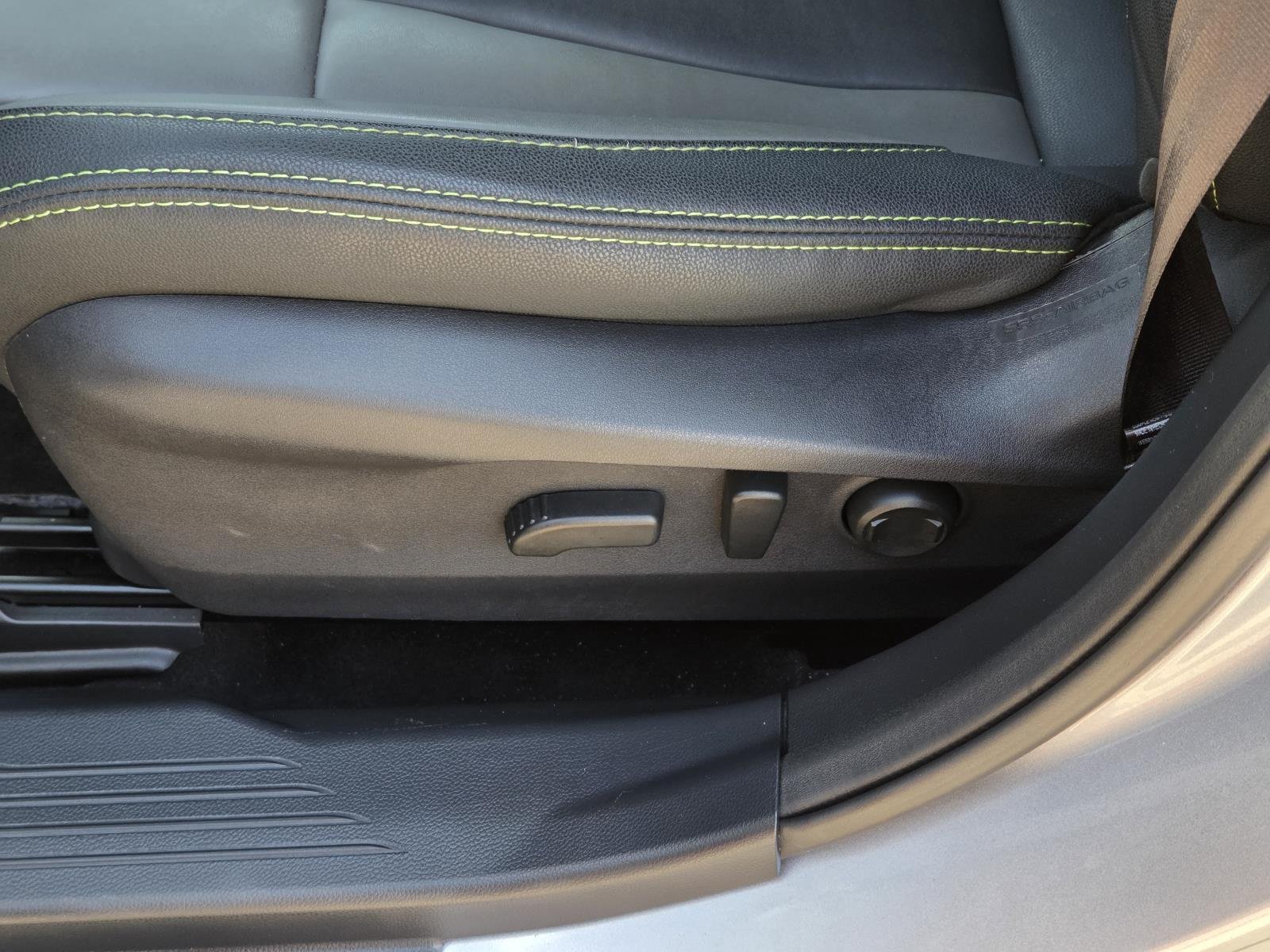 Used 2023 Ice Silver Metallic Subaru Onyx Edition image 31