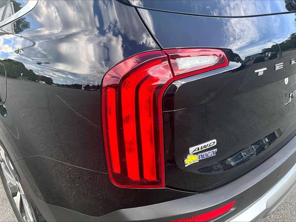 Used 2020 Black Kia S image 35