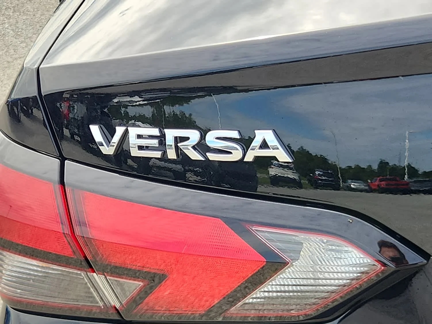 Used 2025 Super Black Nissan SV image 16