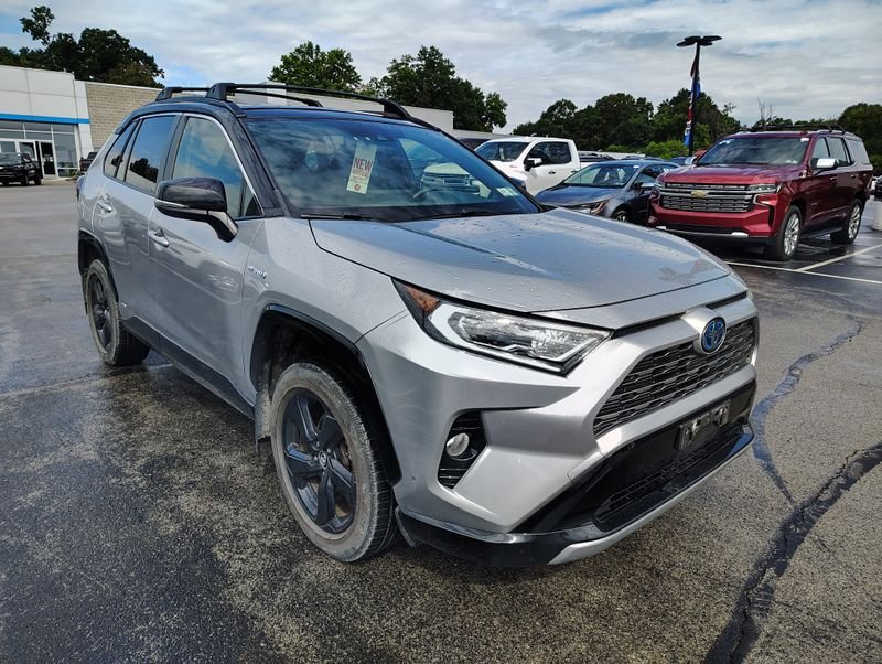 Used 2019 Silver Toyota XSE image 3