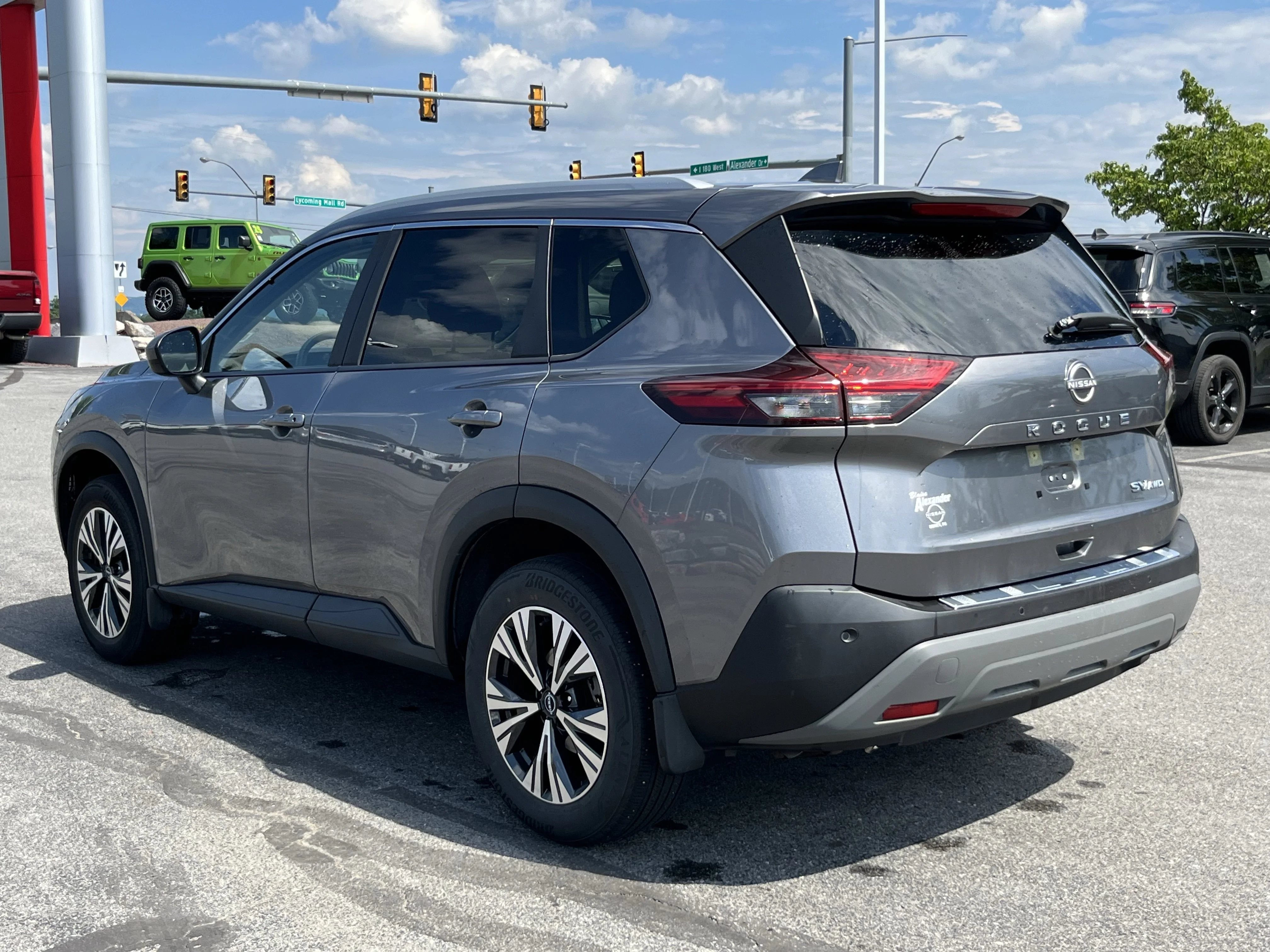 Used 2023 Gun Metallic Nissan SV image 9