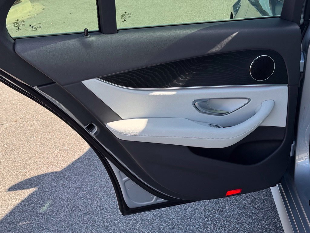 2022 Mercedes-Benz E-Class E350 - Photo 20