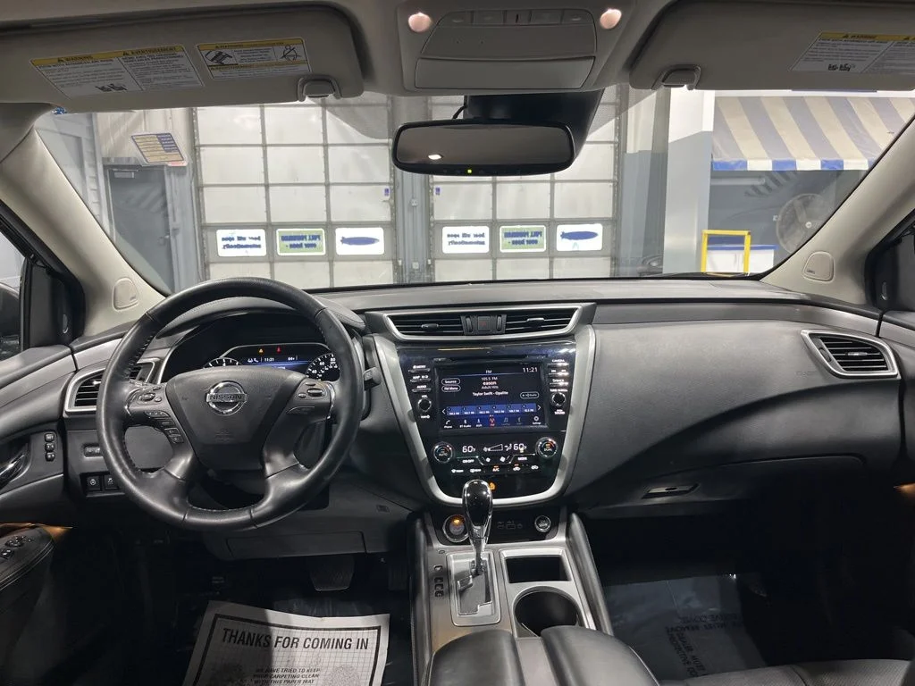 Used 2020 Super Black Metallic Nissan SL image 28