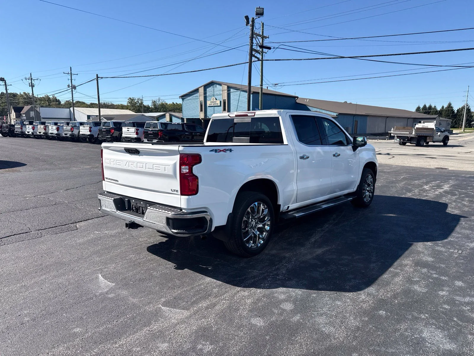 Used 2025 Summit White Chevrolet LTZ image 8