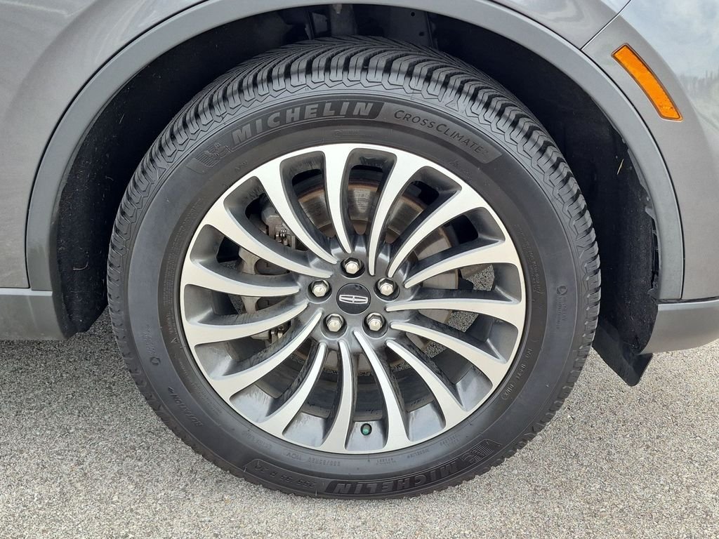 Used 2023 Gray Lincoln Standard image 9