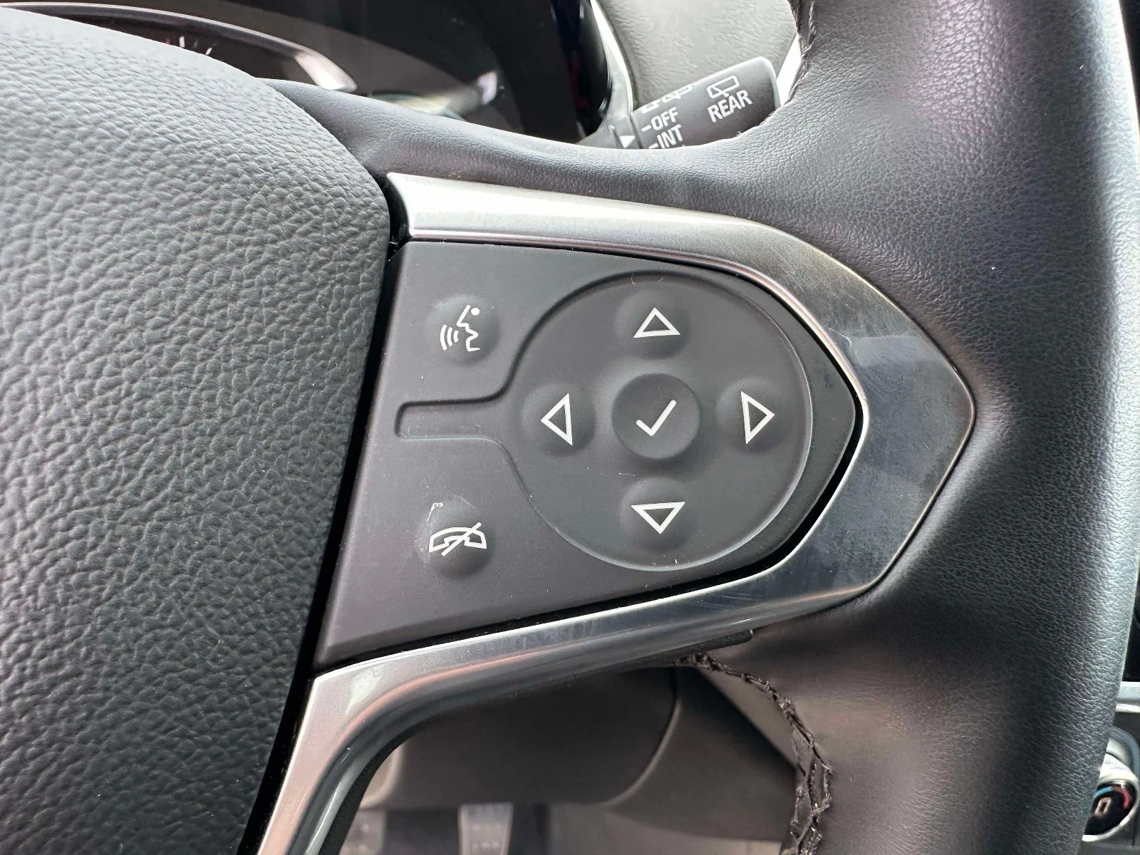 2023 Chevrolet Traverse 3LT - Photo 14