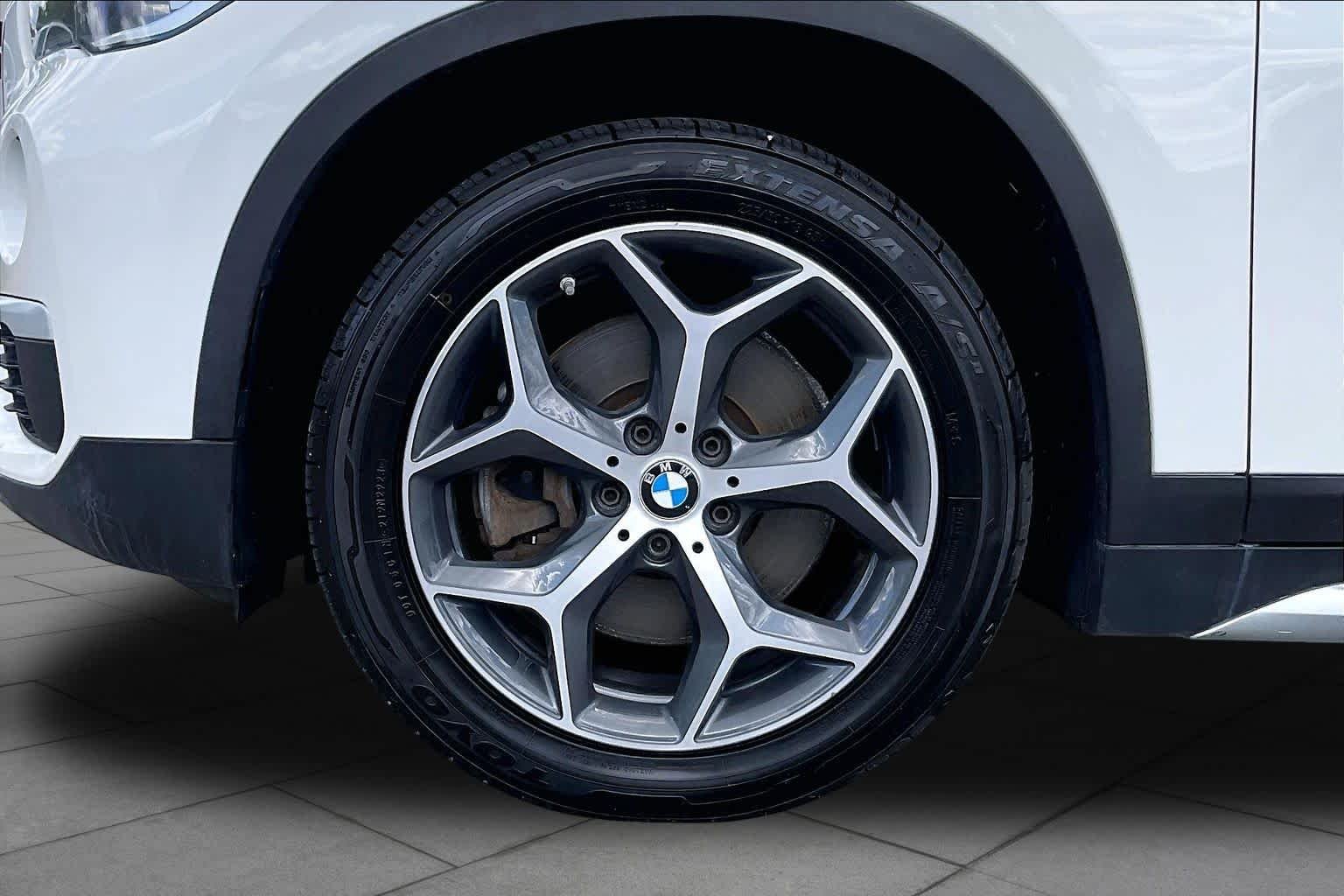 Used 2017 Alpine White BMW xDrive28i image 10
