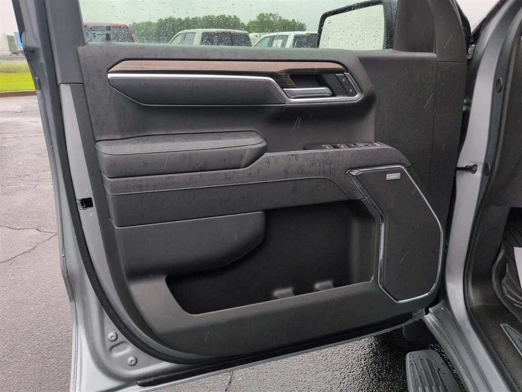 New 2026 Sterling Gray Metallic Chevrolet LT Trail Boss image 23