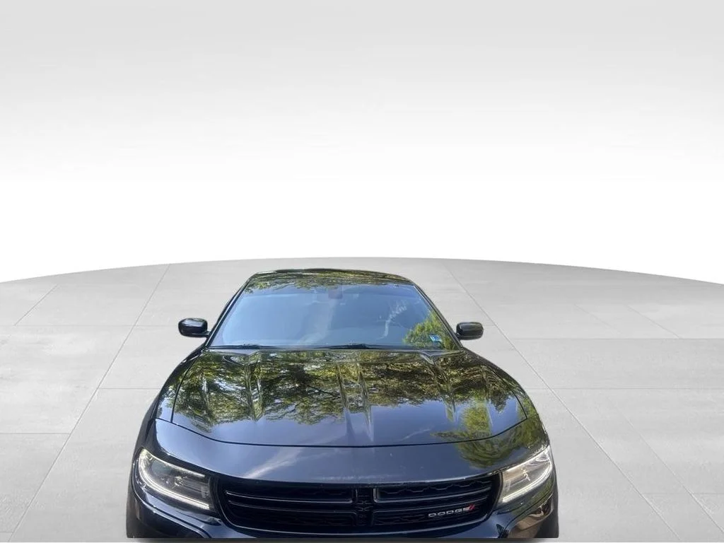 Used 2016 Black Dodge SXT image 11