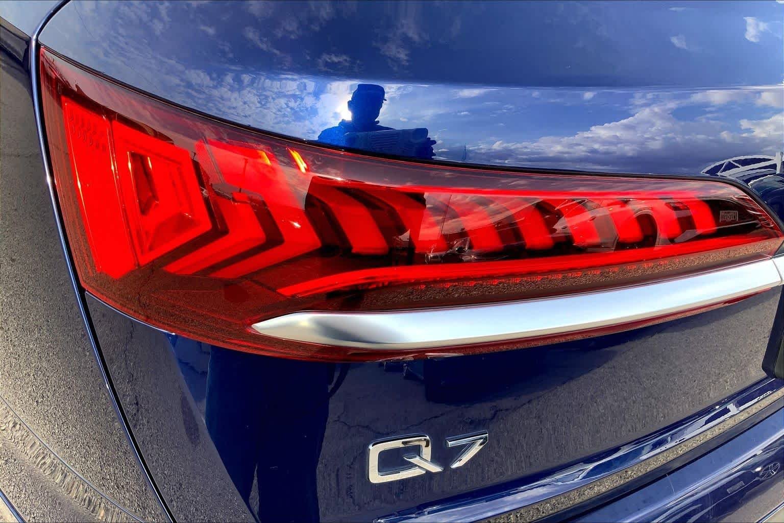 Used 2022 Mythos Black Metallic Audi Premium image 29