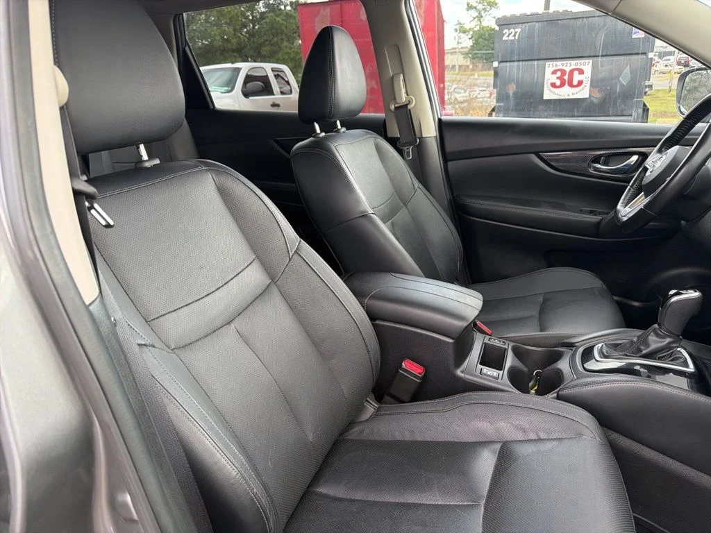 Used 2018 Gray Nissan SL image 20