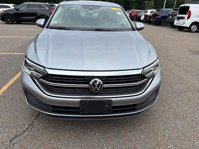 Used 2023 Silver Volkswagen 1.5T SE image 2