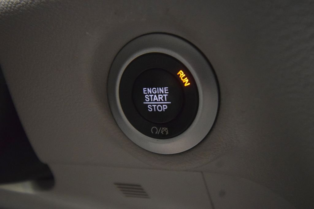 Used 2022 Gray Chrysler Touring L image 28