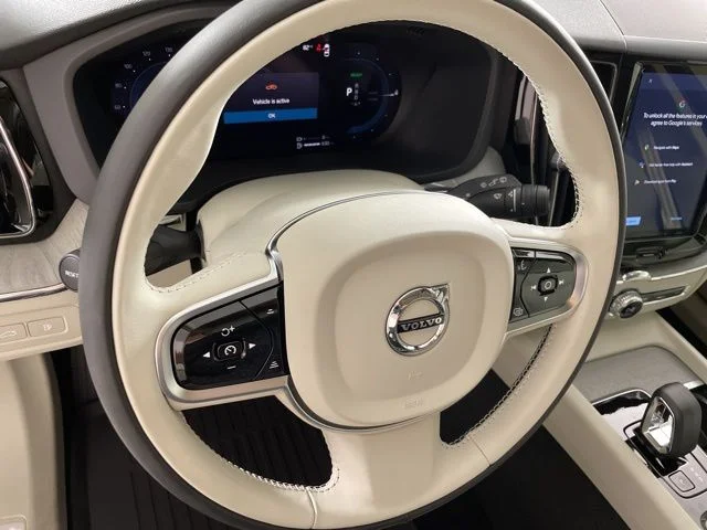 Certified Used 2025 Onyx Black Metallic Volvo Plus image 29