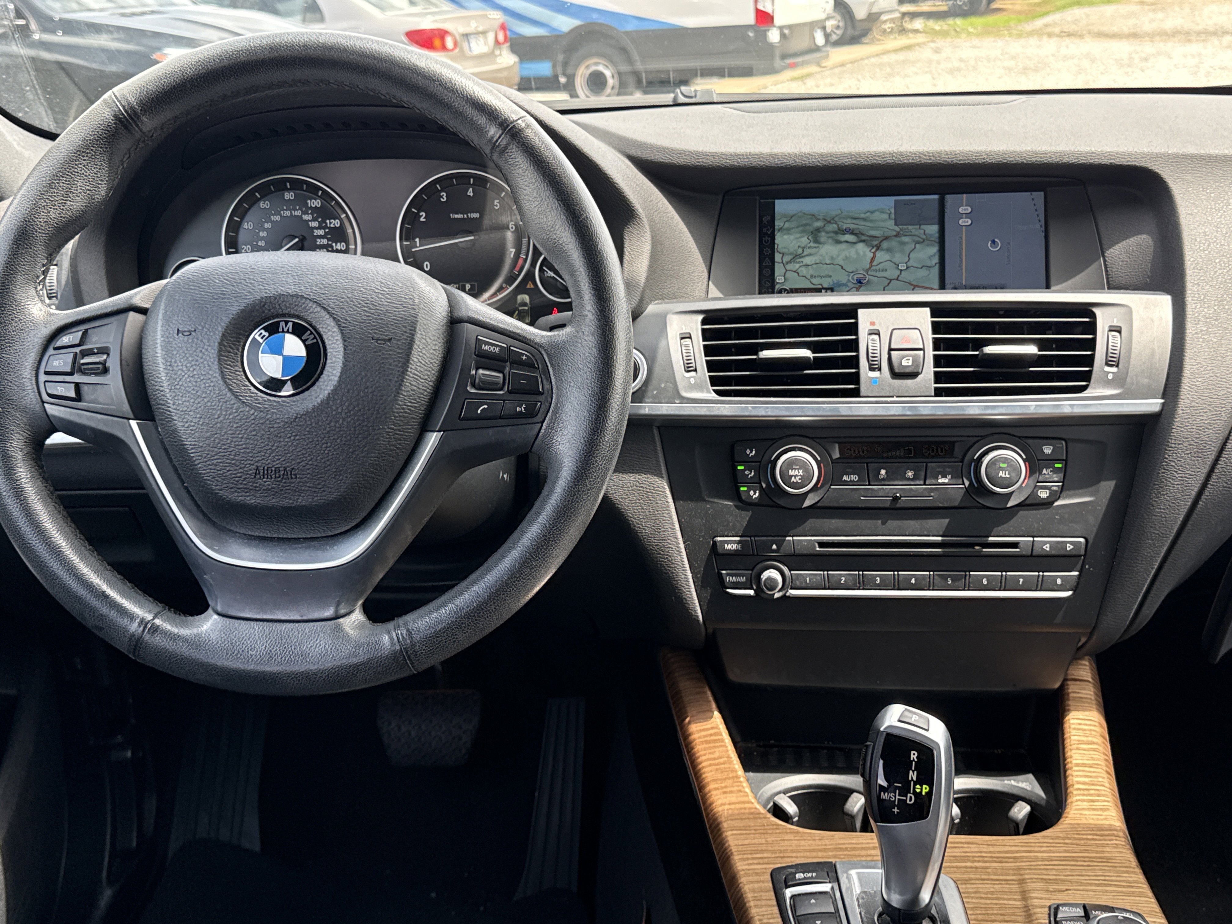 Used 2013  BMW xDrive28i image 5