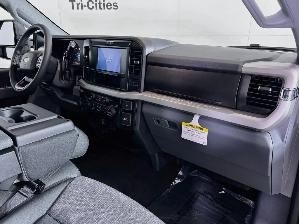 New 2026 Oxford White Ford XLT image 26