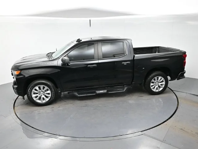 Used 2023 BLACK Chevrolet Custom image 34