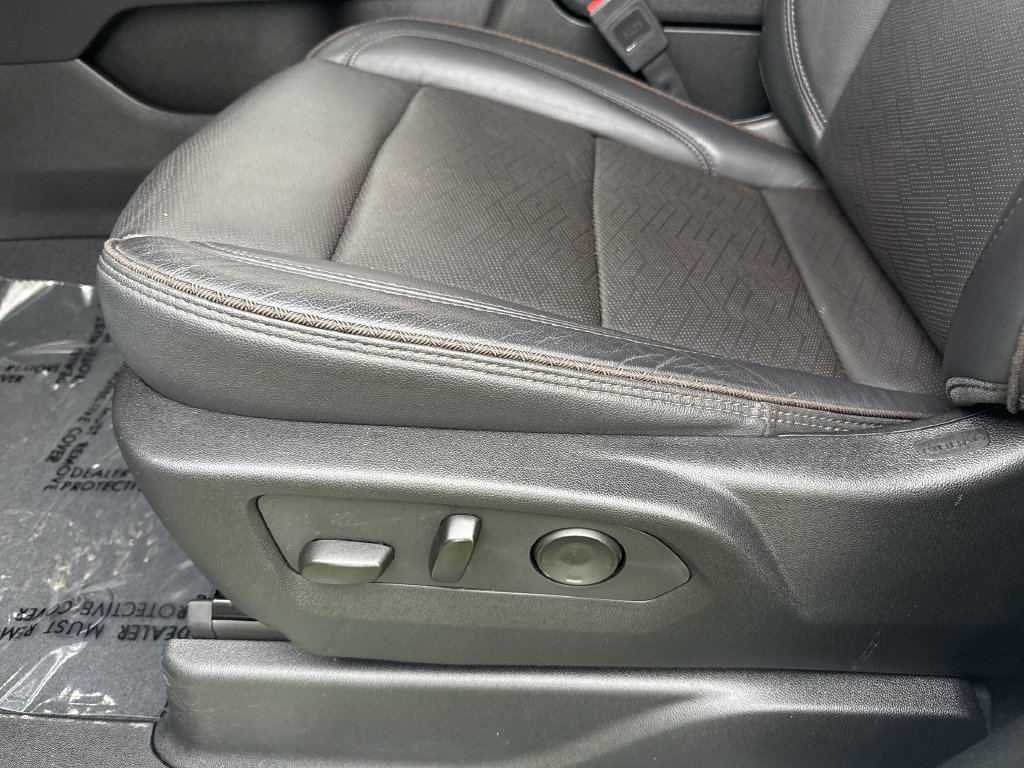 Used 2024 White Chevrolet High Country image 12