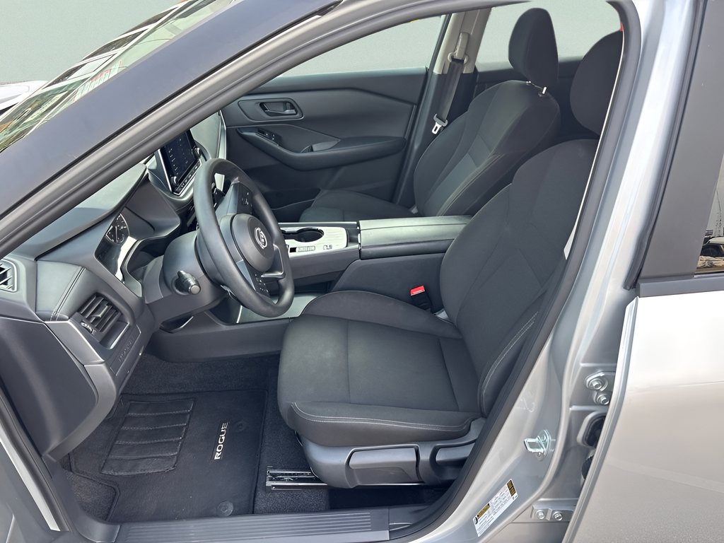 Used 2024 Silver Nissan S image 9