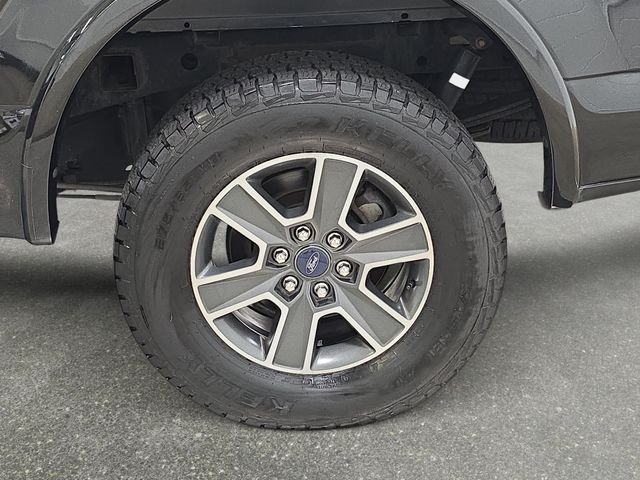 Used 2015 Tuxedo Black Metallic Ford XLT image 31