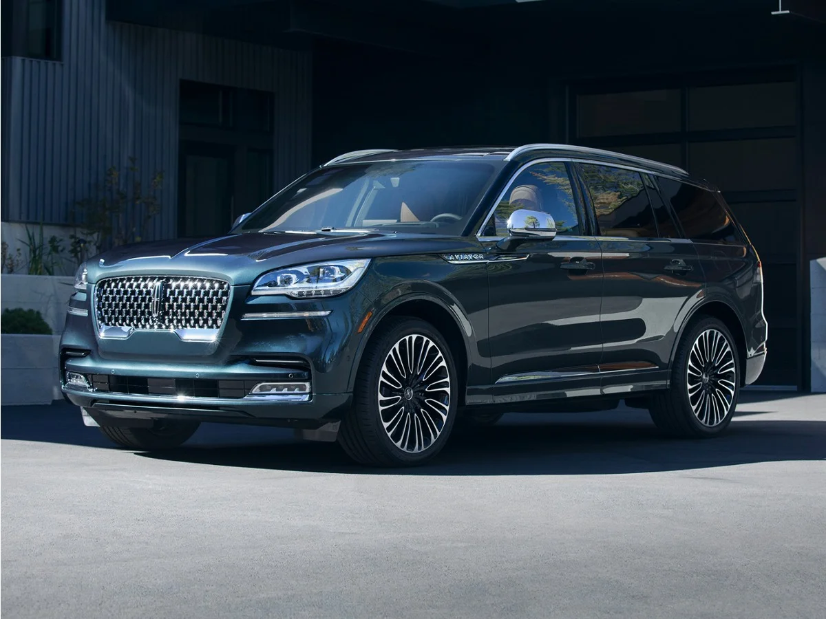 Used 2023 Blue Lincoln Grand Touring image 1