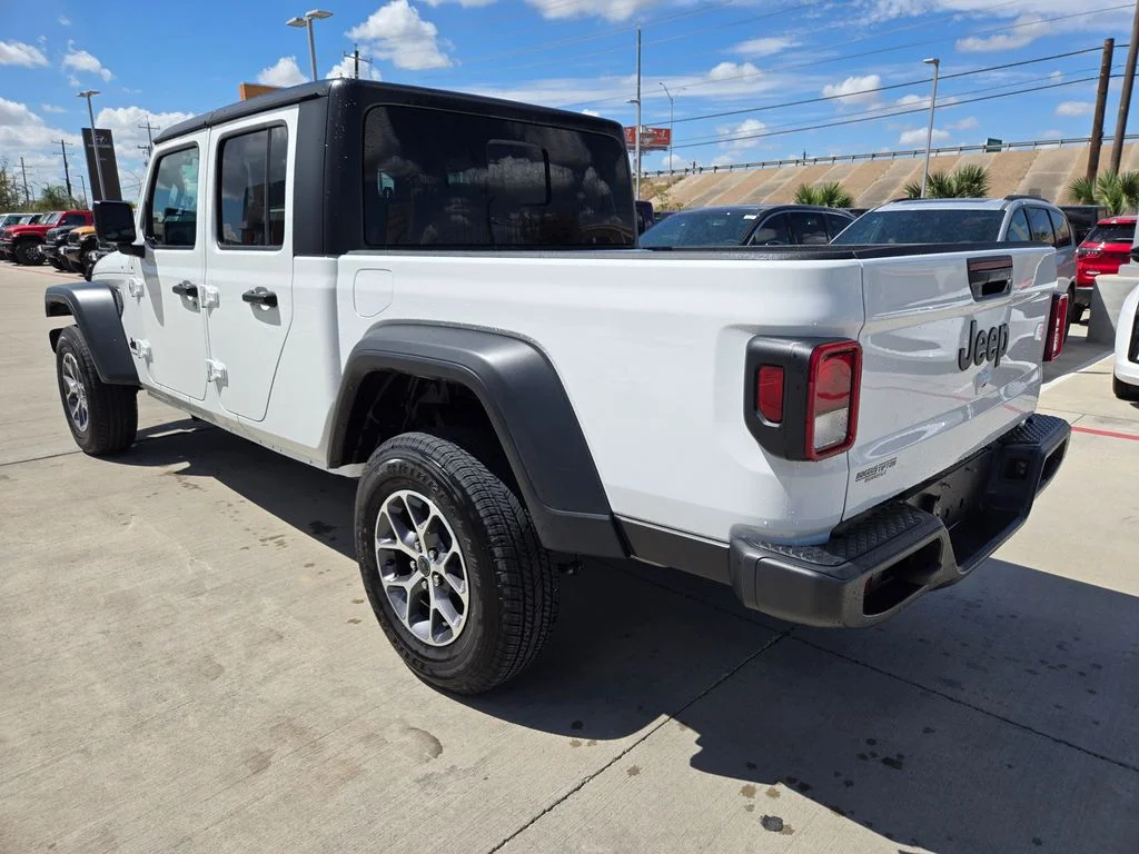 Used 2025 White Jeep Sport S image 5