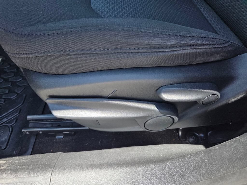 Used 2022  Jeep  image 6