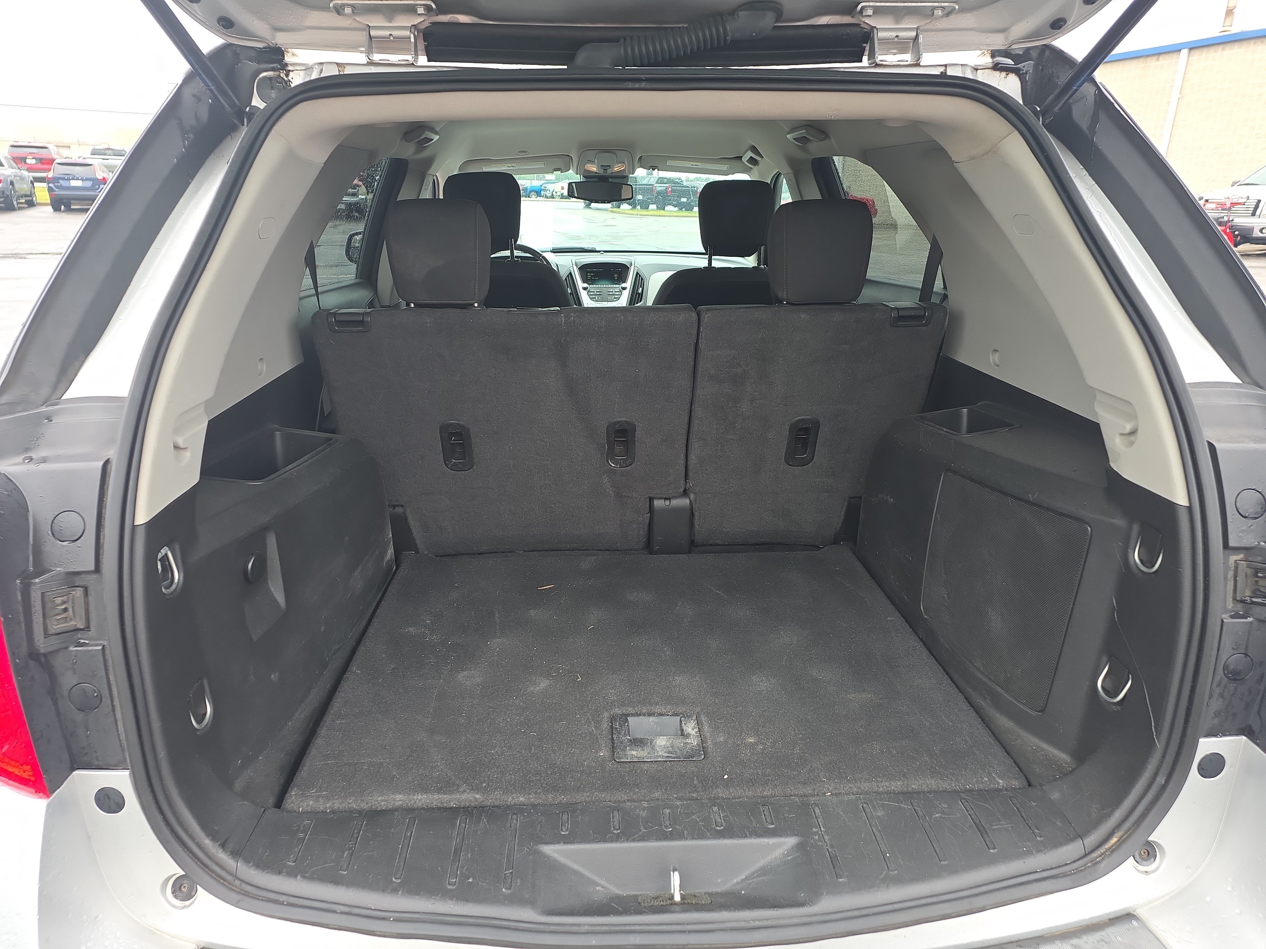 Used 2014 Silver Ice Metallic Chevrolet LT image 12