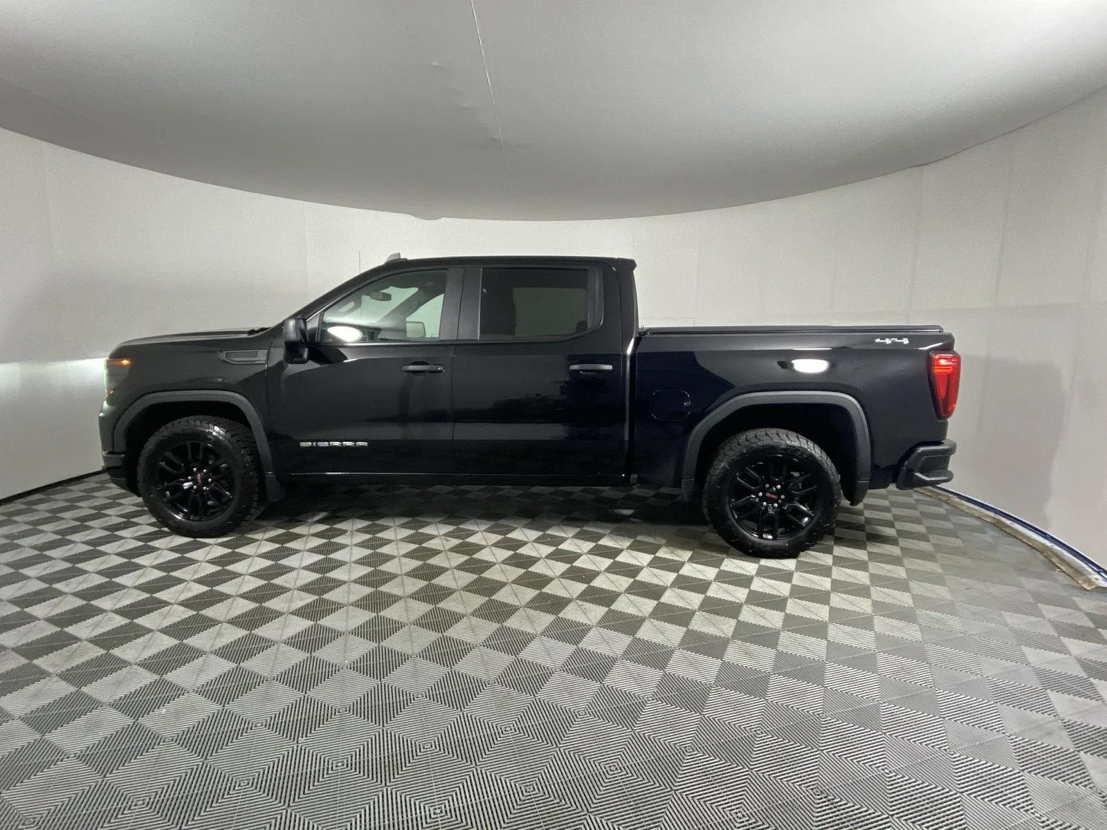 Used 2024 Onyx Black GMC Pro image 12