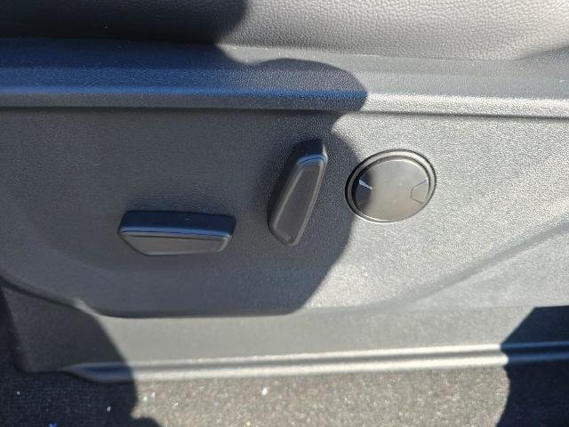 New 2026 Carbonized Gray Metallic Ford F-250® Lariat® image 51