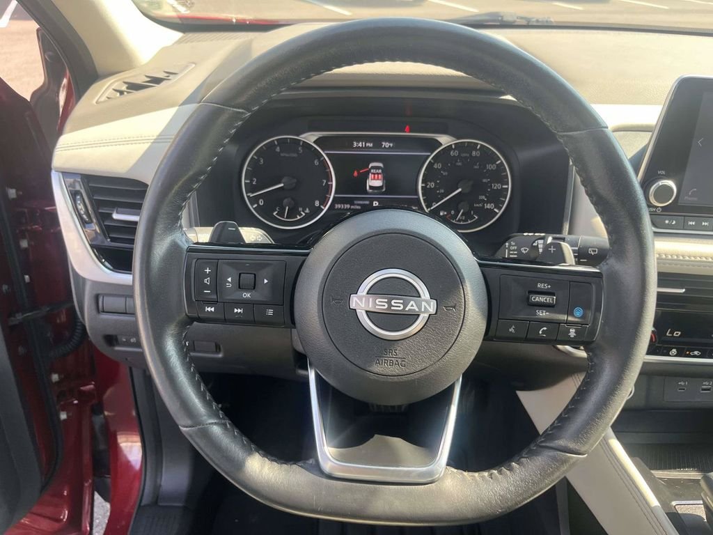 Used 2023 Red Nissan SL image 19