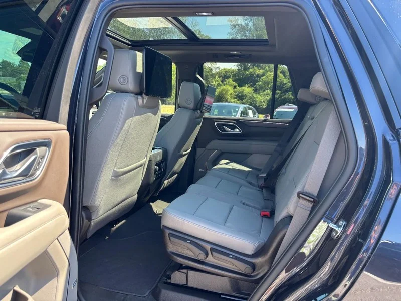 Used 2023 Gray Chevrolet Z71 image 12