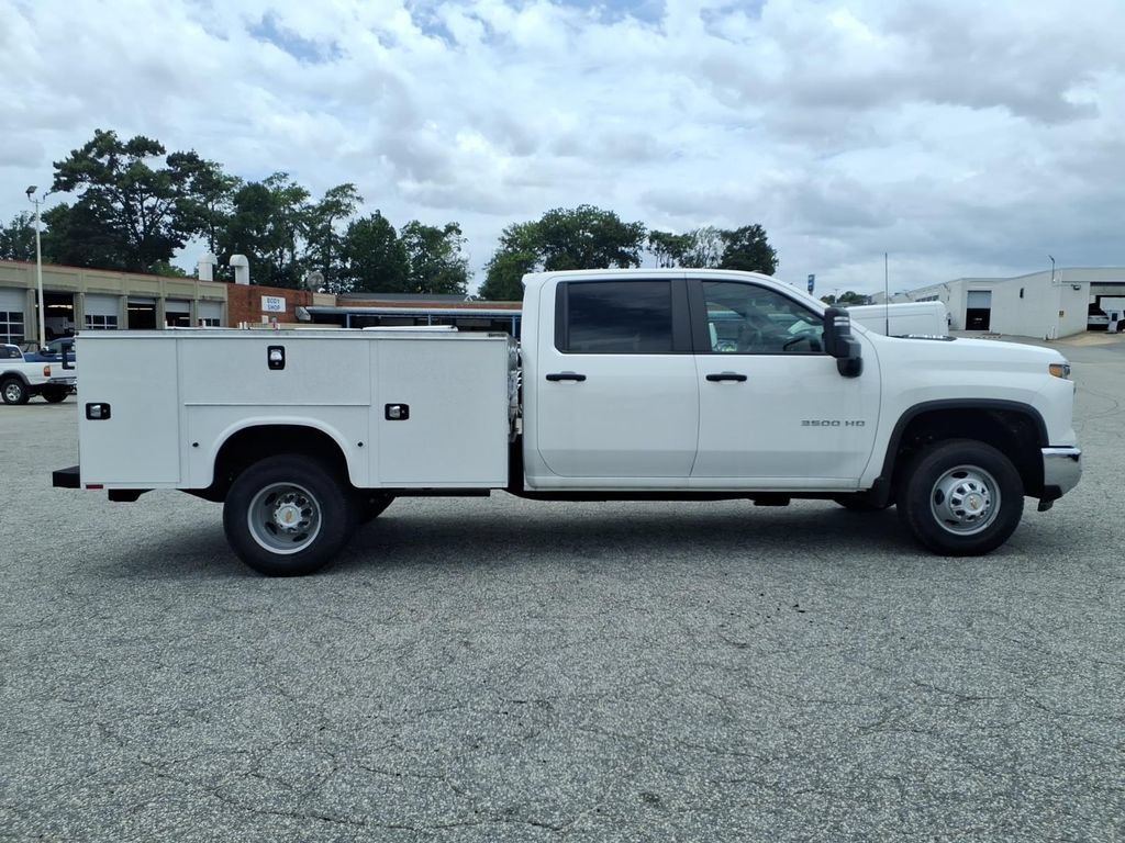 New 2025 Summit White Chevrolet Work Truck image 29