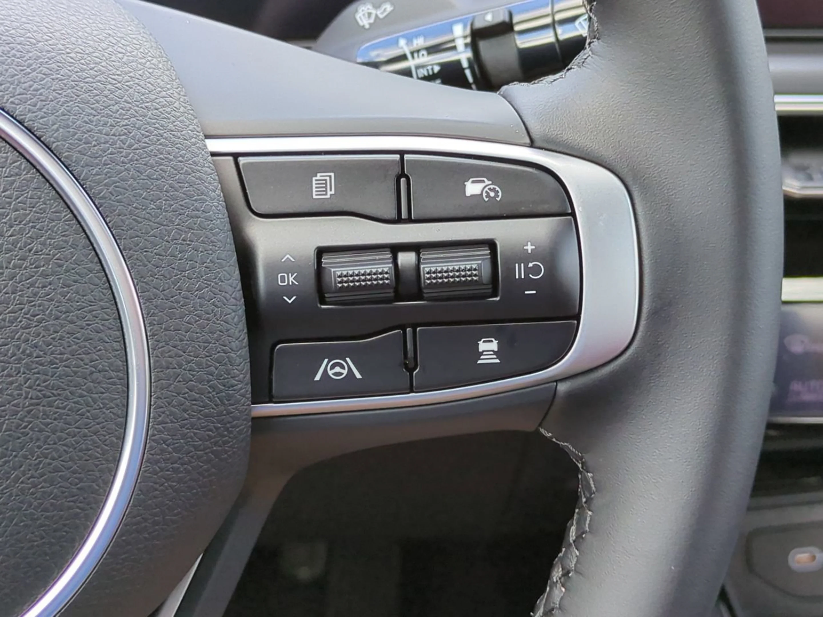 New 2026 Wolf Gray Kia GT-Line image 31