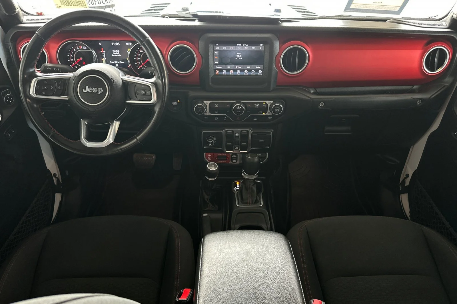 Used 2021 White Jeep Rubicon image 12
