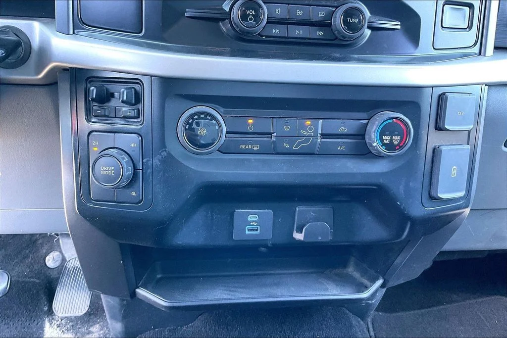 Used 2022 Silver Ford XLT image 34