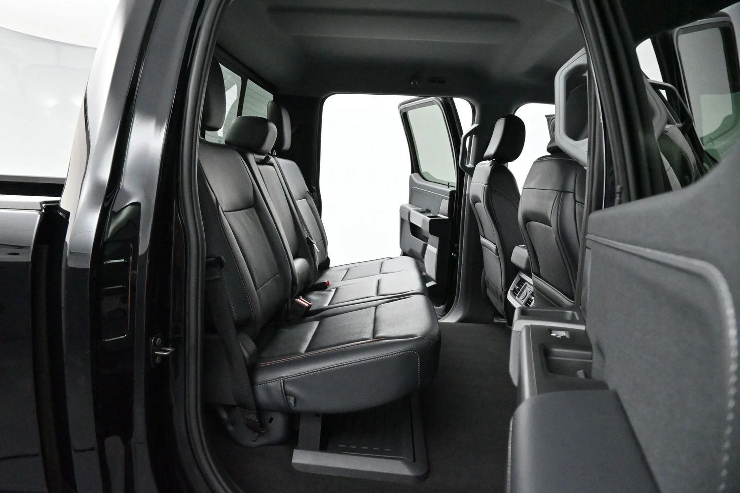 Used 2024 Agate Black Ford LARIAT image 32