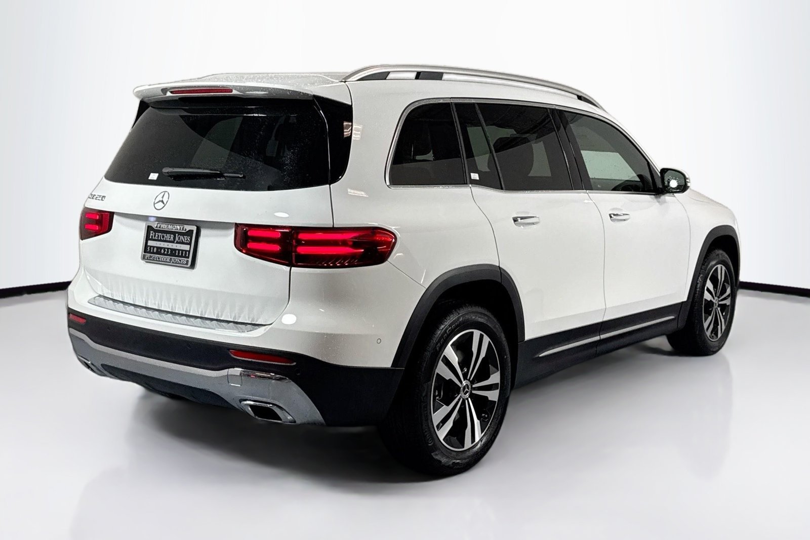 New 2026 Polar White Mercedes-Benz GLB 250 image 5
