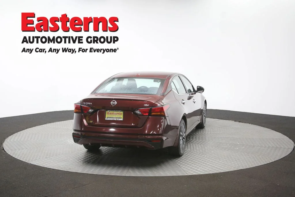 Used 2023 Red Nissan 2.5 SV image 38