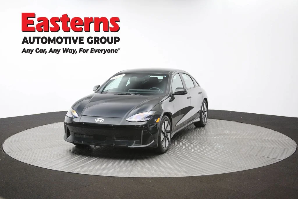 Used 2024 Green Hyundai SE image 54