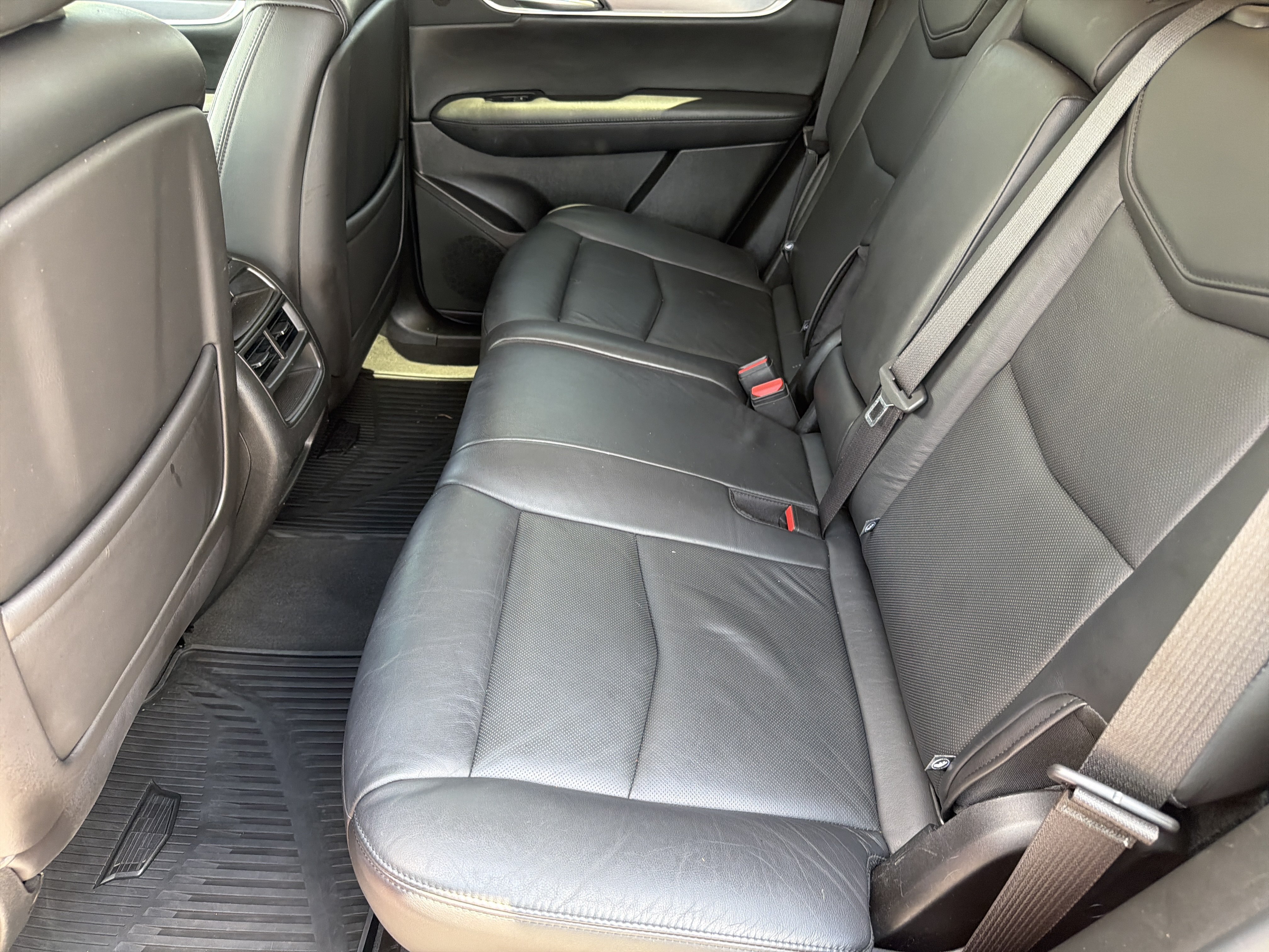 Used 2019 Red Horizon Tintcoat Cadillac Luxury FWD image 21
