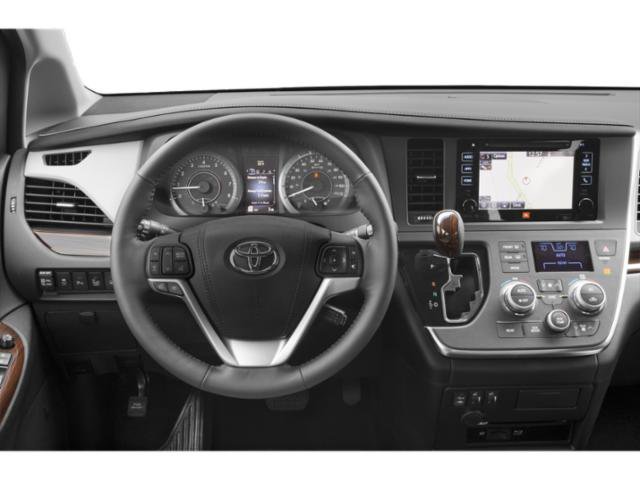 Used 2015  Toyota  image 7