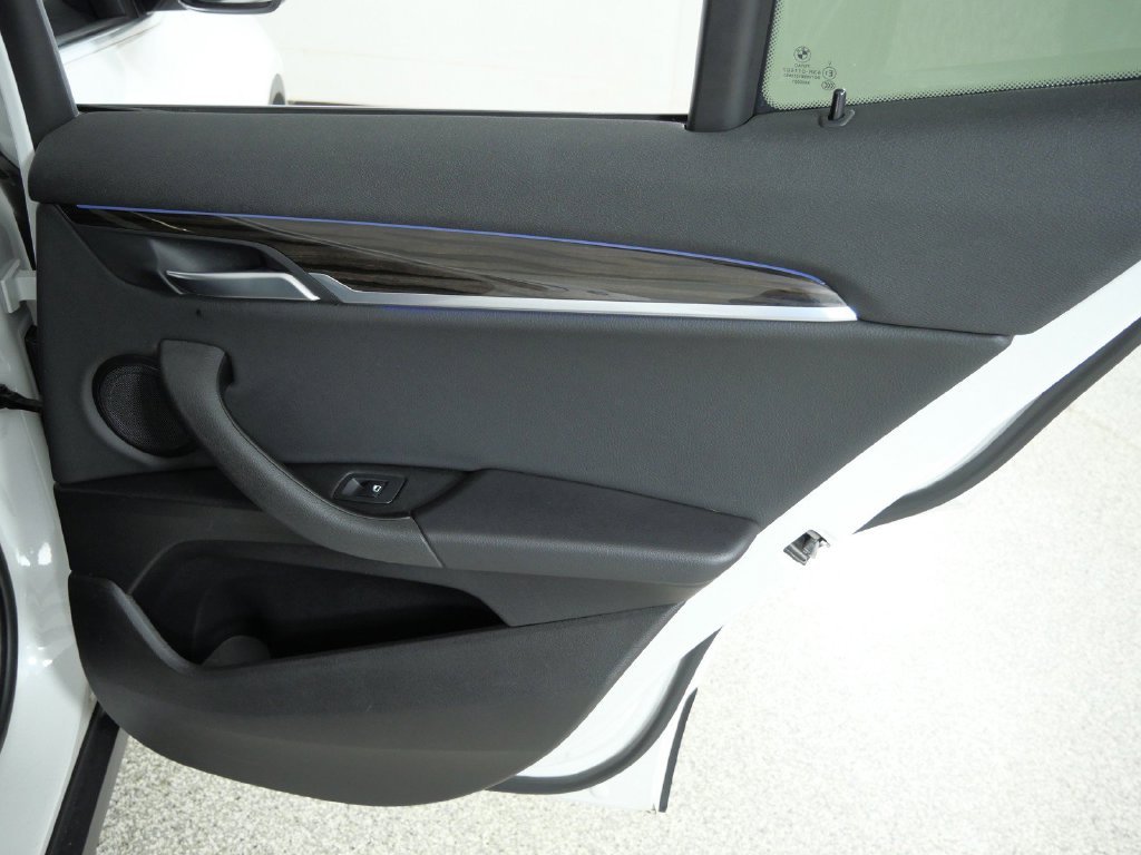 Used 2018 Mineral White Metallic BMW xDrive28i image 25