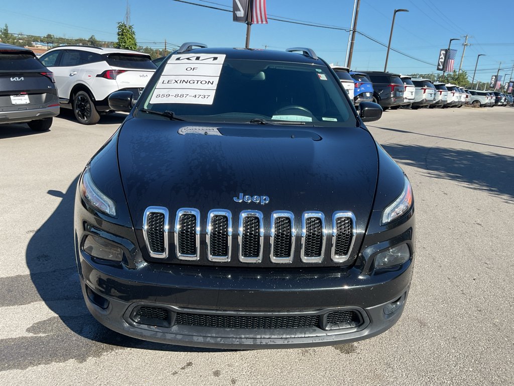 Used 2015 Brilliant Black Crystal Pearlcoat Jeep Latitude image 3