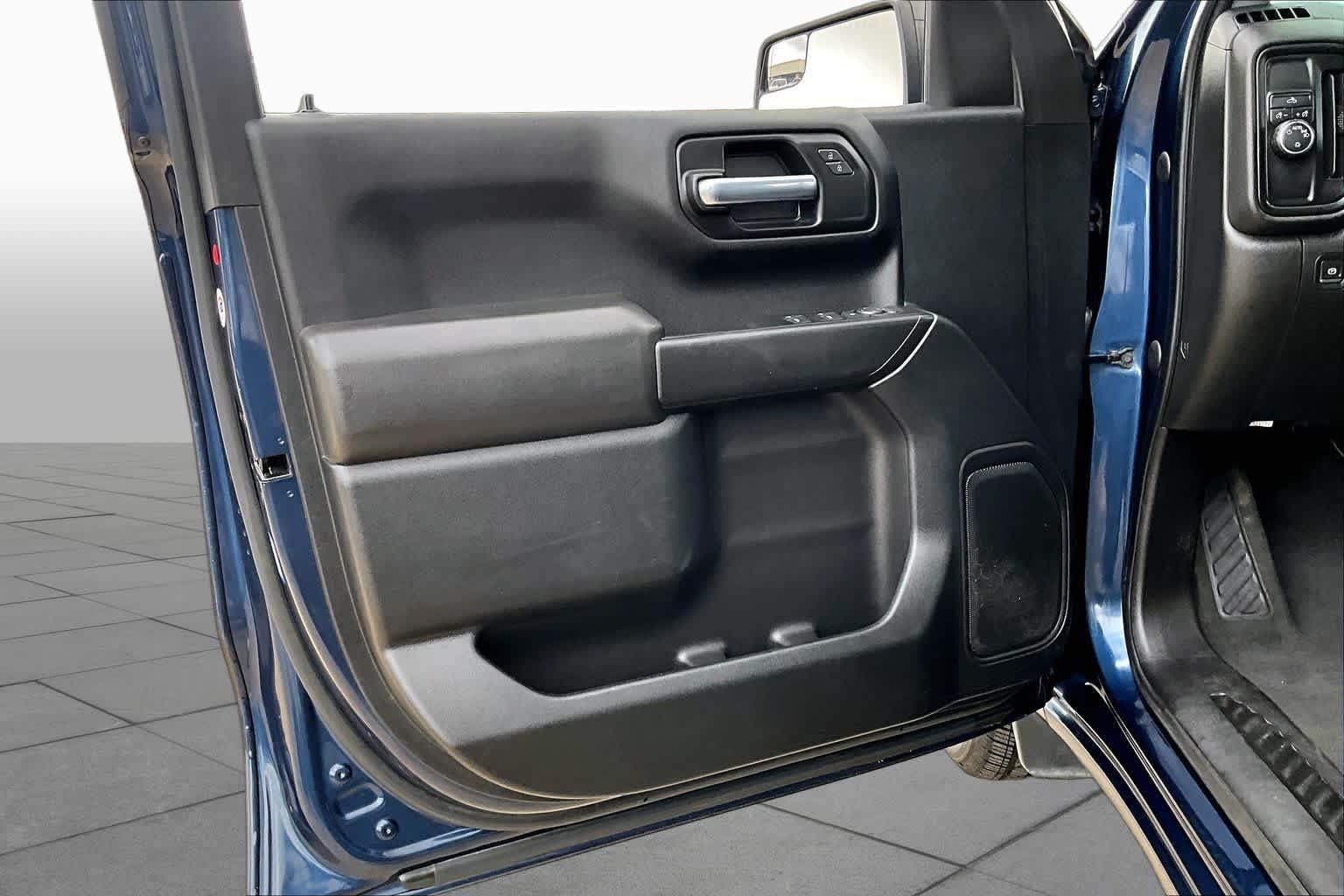 Used 2021 NORTHSKY BLUE METALLIC Chevrolet Custom image 22
