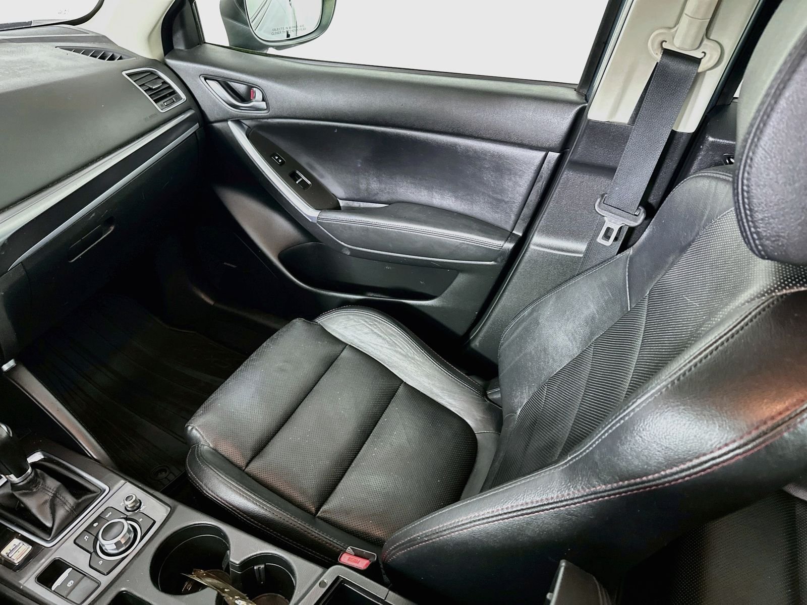 Used 2016 Blue Reflex Mica Mazda Grand Touring image 25