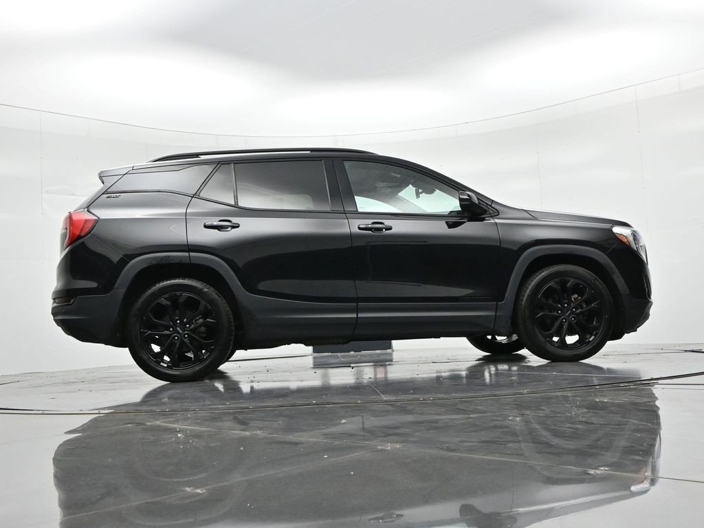 Used 2021 Ebony Twilight Metallic GMC FWD 4dr SLT image 22