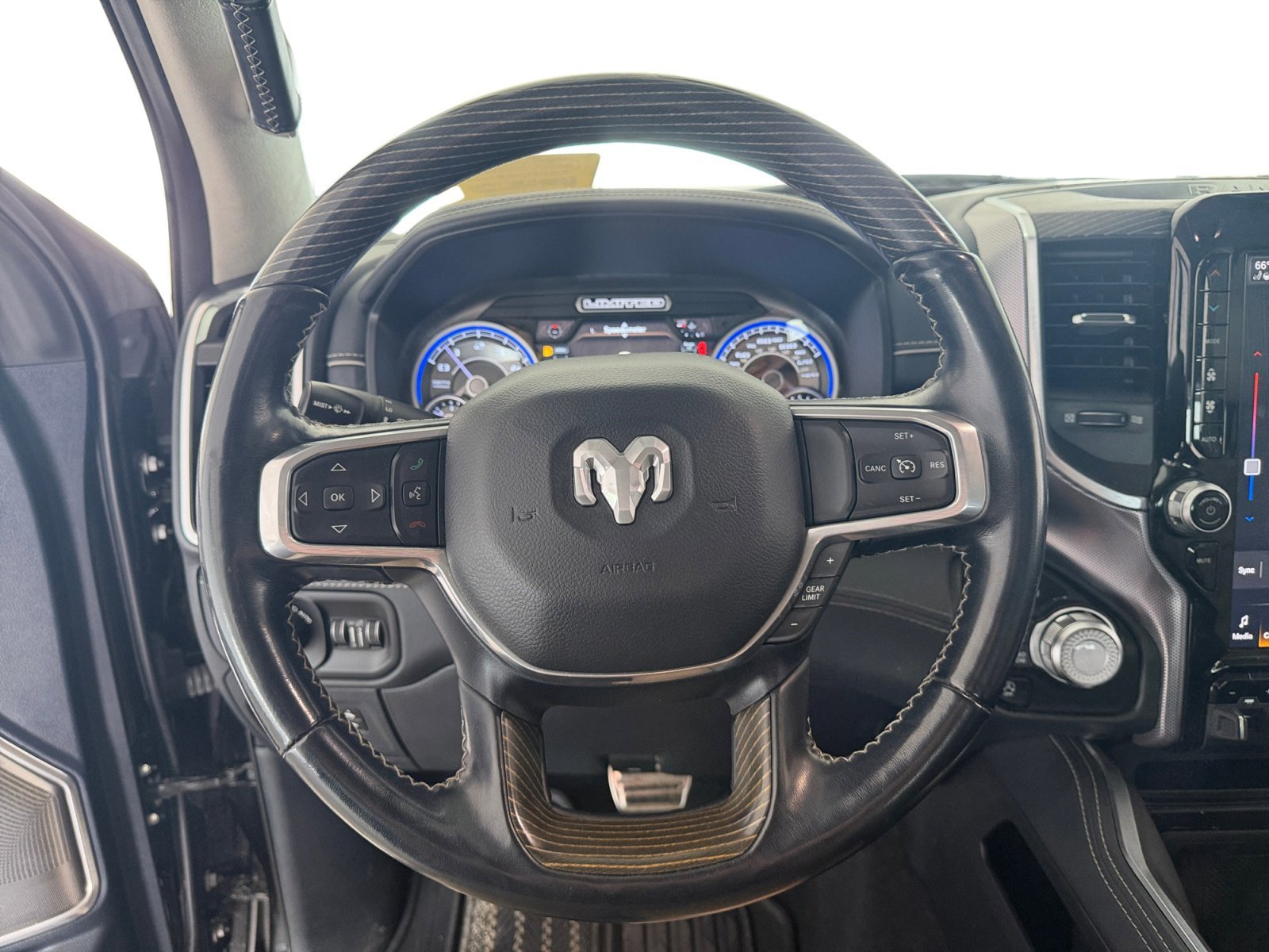 Certified Used 2022 Diamond Black Crystal Pearlcoat RAM Limited image 10